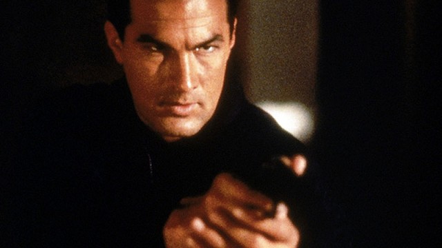 Steven Seagal med gønner i <em>Marked For Death</em>. (Foto: 20th Century Fox)