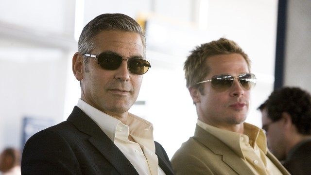 George Clooney og Brad Pitt spiller i alle tre Ocean's-filmene. (Foto: Sandrew Metronome)