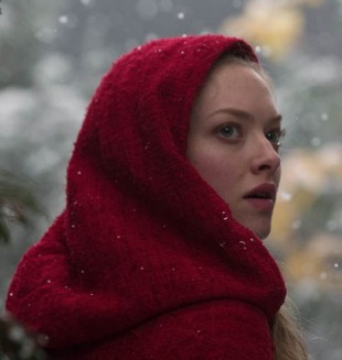 Amanda Seyfried i den krisedårlige Red Riding Hood. (Foto: SF Norge)