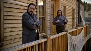 Ian McShane storspiller i Deadwood (Foto: Paramount Home Entertainment).