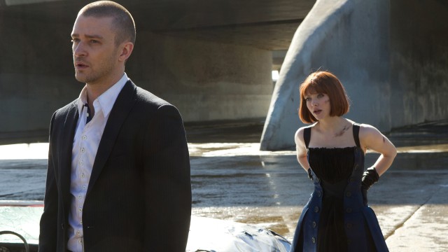 Justin Timberlake og Amanda Seyfried på jakt etter mer tid i In Time (Foto: 20th Century Fox).