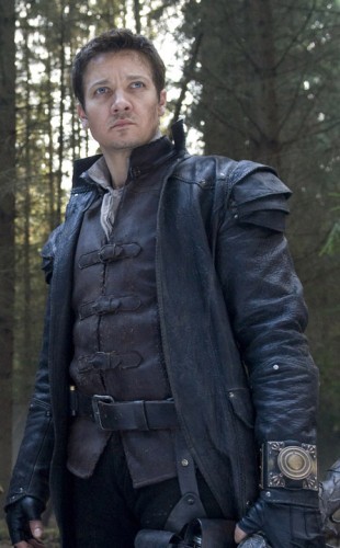 Jeremy Renner i et promobildet for 'Hansel and Gretel: Witch Hunters'. (Foto: United International Pictures)