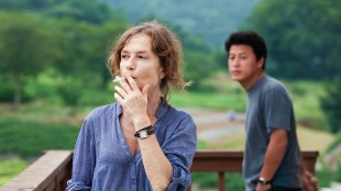 Isabelle Huppert i In another country (Foto: Festival de Cannes).