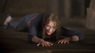 Kristen Connolly i The Cabin in the Woods, som vises på Hovekinoen. (Foto: Norsk Filmdistribusjon)