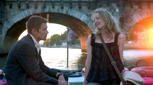 Jessie (Ethan Hawke) og Celine (Julie Delpy) møtes i Paris i Before Sunset - Før solnedgang (Foto: Warner Bros./Sandrew Metronome).