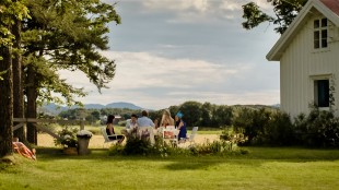 Helgeland er et nydelig bakteppe for handlingen i Skvis (Foto: Filimo Film).