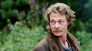 Kristoffer Joner spiller William i Uskyld (Foto: Erik Aavatsmark).