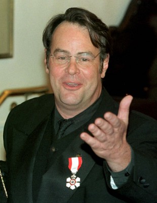 Dan Akroyd, her da han mottok den kanadiske fortjenestemedaljen i 1999. (Jim Young REUTERS)