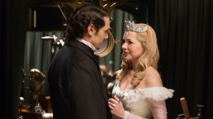 James Franco og Michelle Williams i Oz: The Great and Powerful (Foto: The Walt Disney Company Nordic).