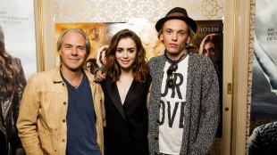 Harald Zwart, Lily Collins og Jamie Campbell Bower (Foto: Erlend Aas / NTB Scanpix).