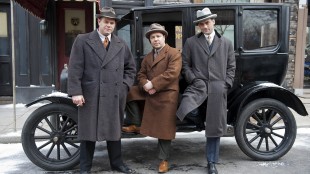 Al Capone (Stephen Graham) og kompanjonger i et promobilde for «Boardwalk Empire». (Foto: HBO)