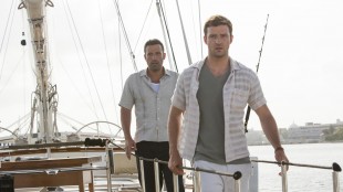 Justin Timberlake og Ben Affleck gambler med store penger i Runner Runner (Foto: Twentieth Century Fox Norway).