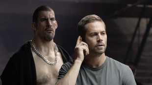 Robert Maillet og Paul Walker i Brick Mansions (Foto: Scanbox).