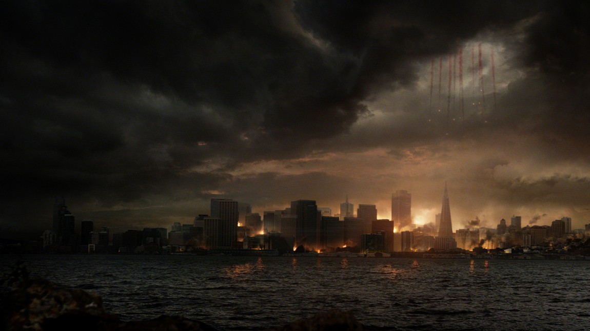 Gareth Edwards håndterer de storslagne sekvensene og de ikoniske ødeleggelsene bedre enn de nære og menneskelige følelsene i «Godzilla». (Foto: Warner Bros. Pictures/ SF Norge AS)