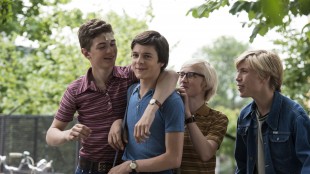 Gunnar (Ole Nicolai Myrvold Jørgensen), Kim (Louis Williams),  Ola (Halvor Tangen Schultz) og Seb (Håvard Jackwitz) i Beatles (Foto: Erik Aavatsmark / Storm Rosenberg & SF Norge).