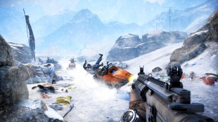 Høye fjell har gjort det nødvendig med både snø og fiender høyt og lavt i «Far Cry 4». (Promofoto: Ubisoft)