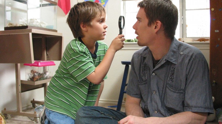 Ellar Coltrane og Ethan Hawke, som sønn og far i Boyhood. (Foto: United International Pictures).