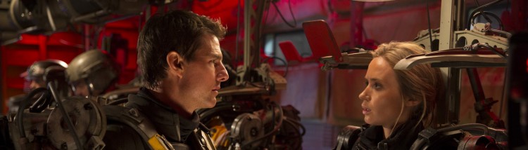 Tom Cruise spiller mot Emily Blunt i Edge Of Tomorrow (Foto: Warner Bros. Pictures/ SF Norge).