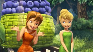 Hvem er egentlig hovedpersonen i «Tingeling og legenden om drømmebeistet»? Ikke Tingeling, men venninnen Fie (venstre). (Foto: ©2014 Disney Enterprises, Inc. All Rights Reserved)