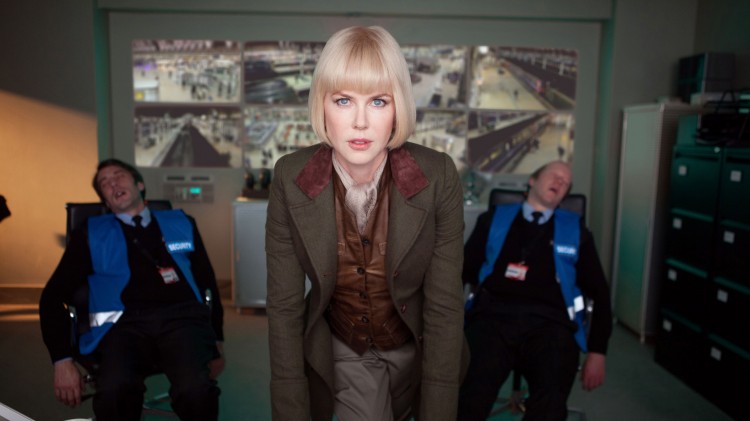 Nicole Kidman er akkurat passe skummel for målgruppa i Paddington (Foto: SF Norge AS).