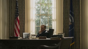 Frank Underwood (Kevin Spacey) har nådd sitt mål, og starter sesong 3 trygt plassert i presidentstolen. (Foto: Netflix).
