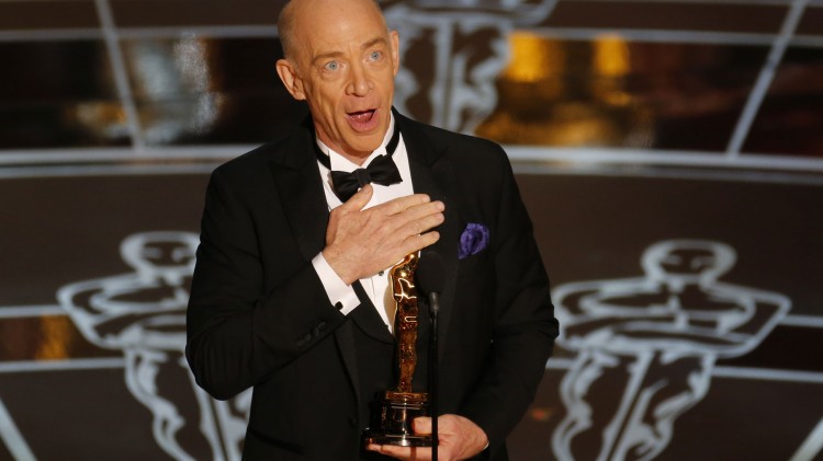 J. K. Simmons takket kona da han fikk Oscar for beste mannlige birolle. (Foto: REUTERS/Mike Blak, NTB Scanpix).