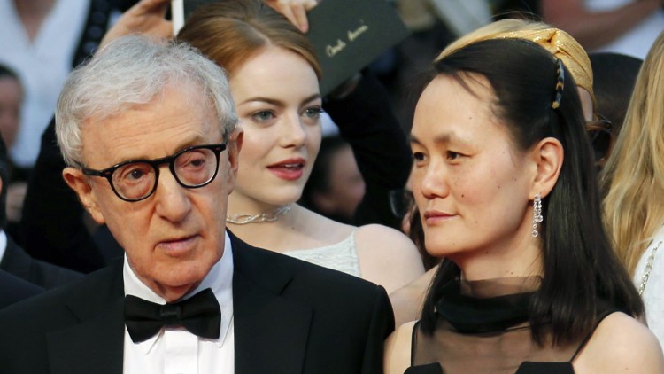 Woody Allen og kona Soon-Yi Previn ankommer Cannes-premieren på Irrational Man        (Foto: REUTERS/Regis Duvignau)