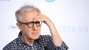 Woody Allen på pressekonferansen til Irrational Man i Cannes (Foto: AP Photo/Thibault Camus).