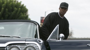 Dr. Dre (Corey Hawkins) opplever mye suksess, men må tåle flere harde slag på privaten.(Foto: United International Pictures)