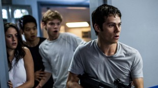 Kaya Scodelario, Ki Hong Lee, Thomas Brodie-Sangster og Dylan O'Brien i Maze Runner: Ildprøven (Foto: Twentieth Century Fox). TM and © 2015 Twentieth Century Fox Film Corporation.  All Rights Reserved.  Not for sale or duplication.