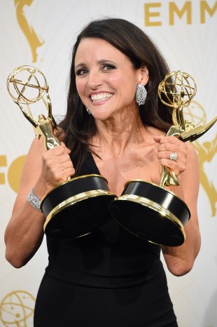  Julia Louis-Dreyfus vant for beste kvinnelige skuespiller i en komiserie og beste dramaserie for Veep. (Foto:  Jason Merritt/Getty Images/AFP, NTB Scanpix).