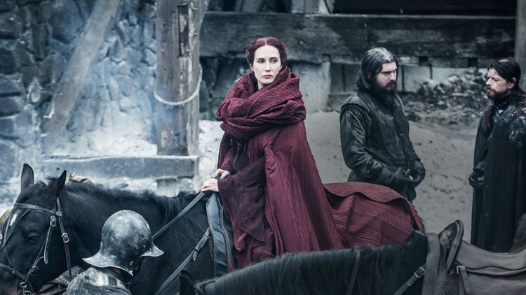 Melisandre kom betimelig tilbake i slutten av sesong fem av Game of Thrones. (Foto: HBO).