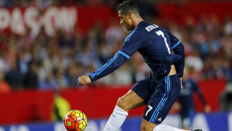 Ronaldo har tåspissfølelse på ballen, men sliter med å være personlig. (Foto: REUTERS/Marcelo del Pozo) 