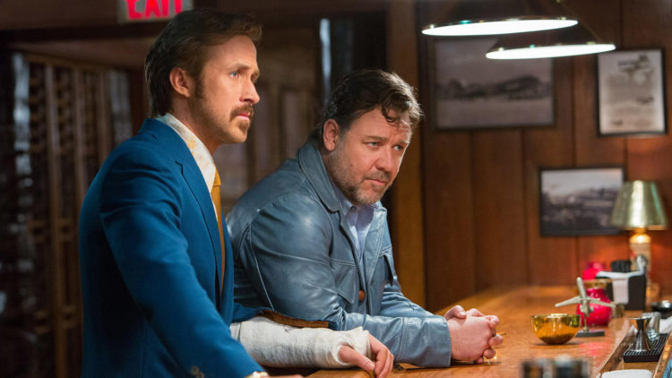 Privatdetektivene Holland March (Ryan Gosling) og Jackson Healy (Russell Crowe) leter etter savnet jente i The Nice Guys (Foto: SF Norge AS).