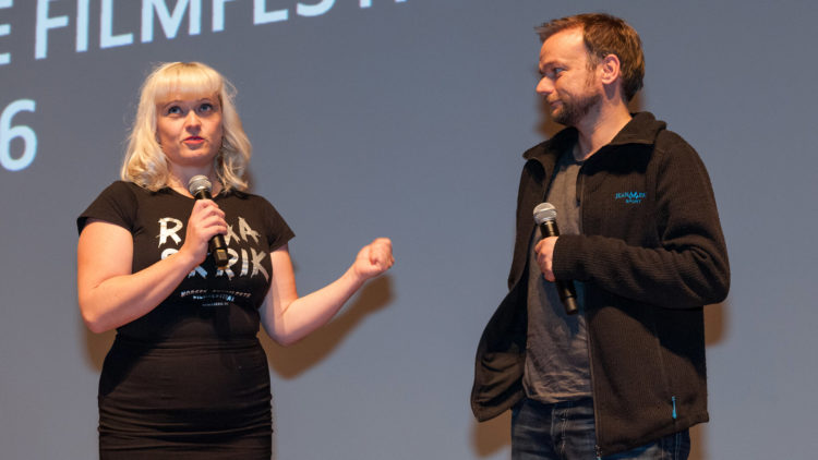 André Øvredal introduserer The Autopsy of Jane Doe på Ramaskrik sammen med festivalprodusent Bente Maalen. (Foto: Ramaskrik)