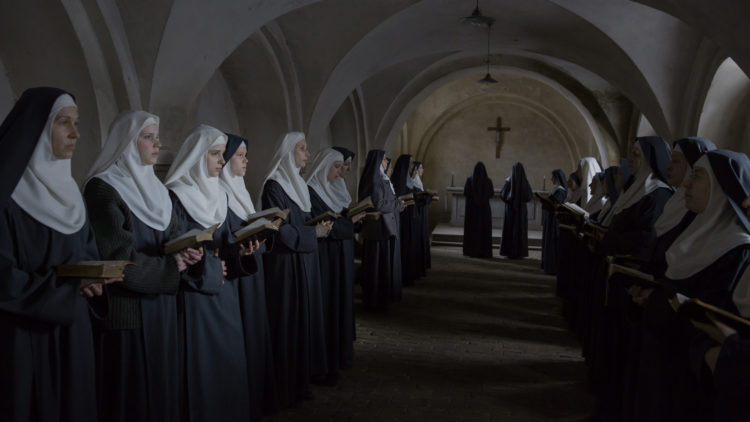 Regissør Anne Fontaine bruker nøye utvalgte kamerautsnitt i Agnus Dei. (Foto: Tour de Force)