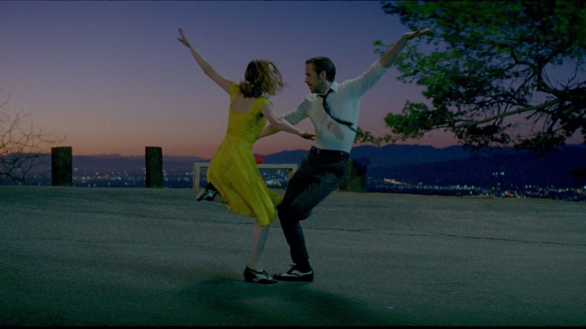 Emma Stone og Ryan Gosling i La La Land (Foto: Nordisk Film Distribusjon AS)