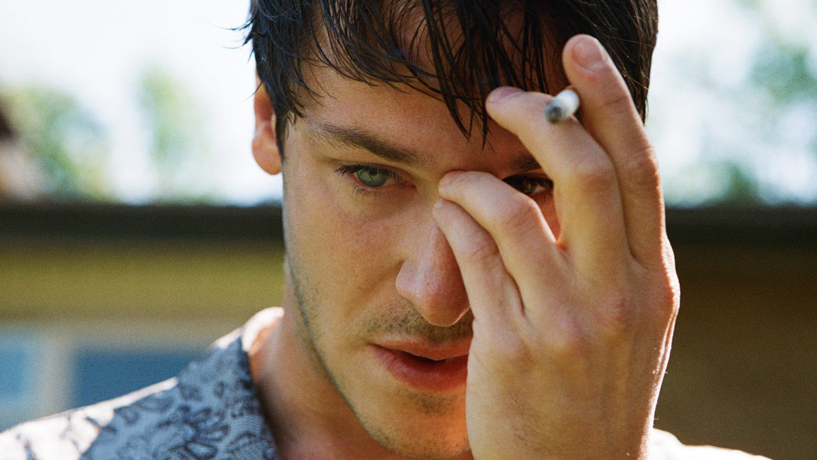 Gaspard Ulliel spiller Louis i Det er bare verdens undergang. (Foto: Norsk Filmdistribusjon).