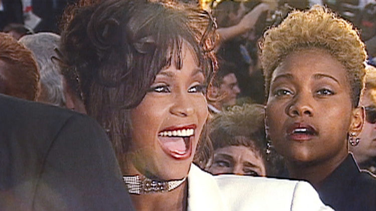 "Whitney: Can I Be Me?" hevder at Whitney Houston hadde et kjærlighetsforhold til venninnen og medarbeideren Robyn Crawford. (Foto: Tour de Force)