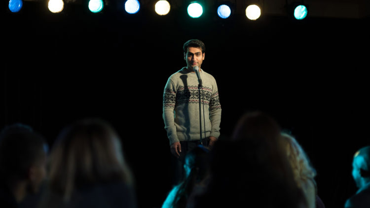 Standup-komiker Kumail Najiani spiller seg selv i "The Big Sick". (Foto: Norsk Filmdistribusjon)