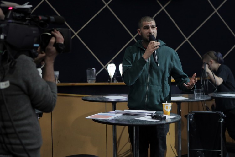 Leo Ajkic skal være reporter under P3 Gull. (Foto: Martin Joheim, NRK P3)