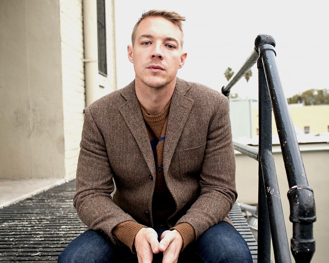 Har du lyst til å slappe av i en sofa mens du ser Diplo sitt DJ-sett? (Foto: NTB Scanpix)