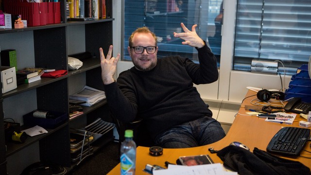 Steinar på kontoret før siste sending (Foto: Kristoffer Pettersen Rambøl, NRK P3).