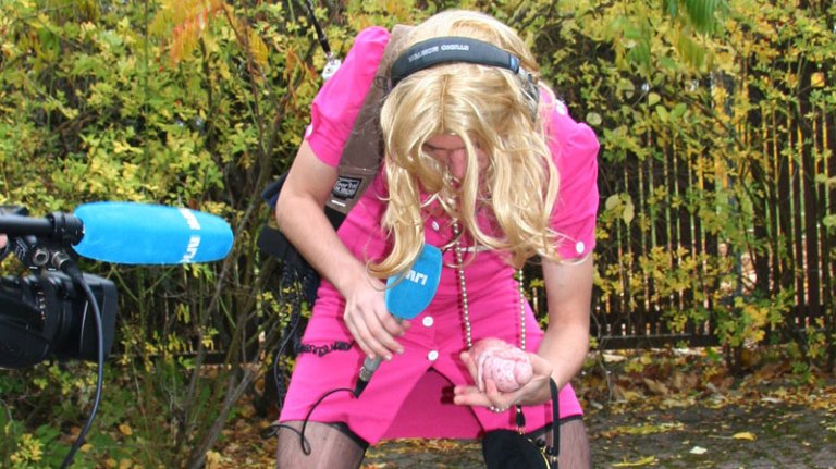 Testikkel møter stiletthæl