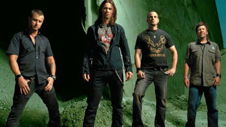 Spill sammen med Alter Bridge