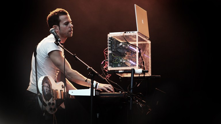 M83, Amfiscenen (4)