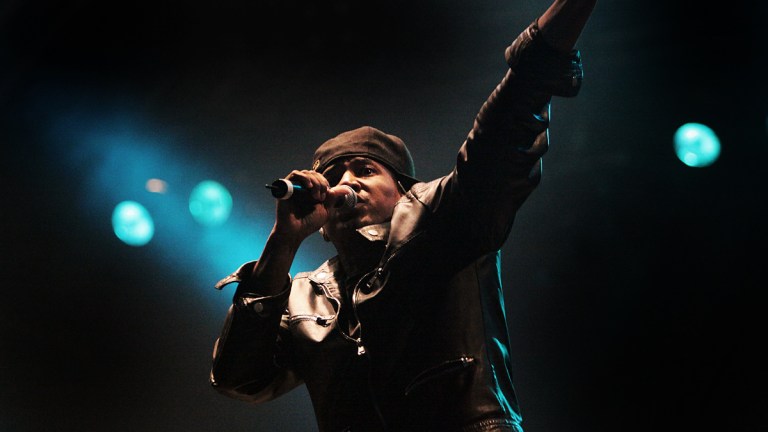 Q-Tip, Amfiscenen (5)