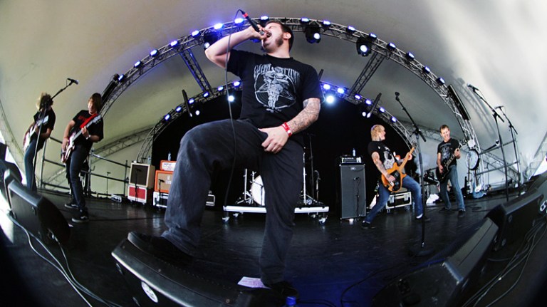 Kvelertak fester grepet