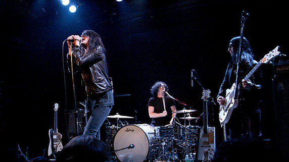 The Dead Weather, Sentrum Scene (5)