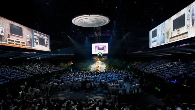 Slik så det ut da Kinect ble lansert i Los Angeles. (AP Photo)